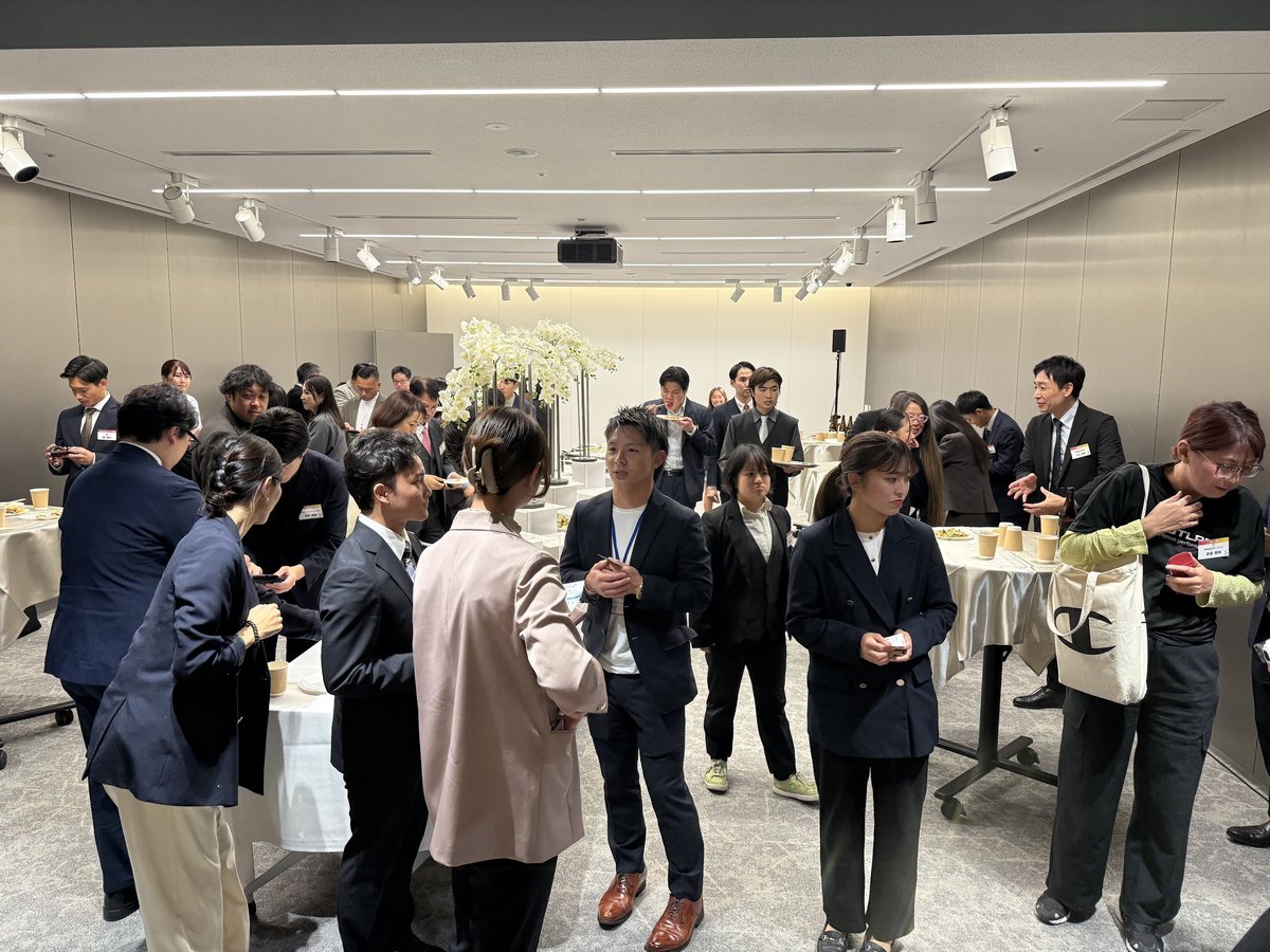 2025年大会でアスリートと企業が交流する様子